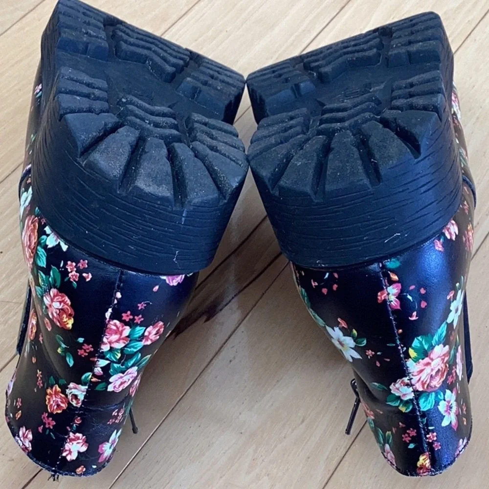 Alegria Women's Shayne bootie blossom ankle boots. Size euro 42